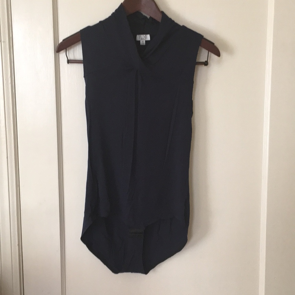 Tuxe Entrepreneur Sleeveless Twist Neck Bodysuit